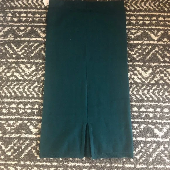 Skirt - Picture 3 of 3